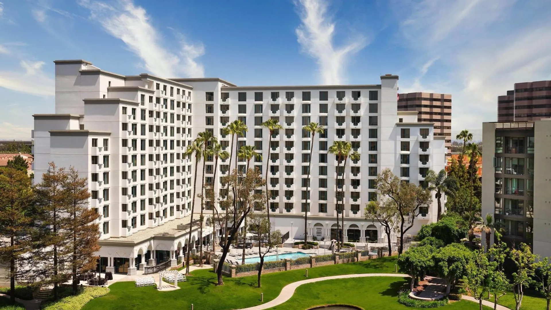 Отель Costa Mesa Marriott 4*,