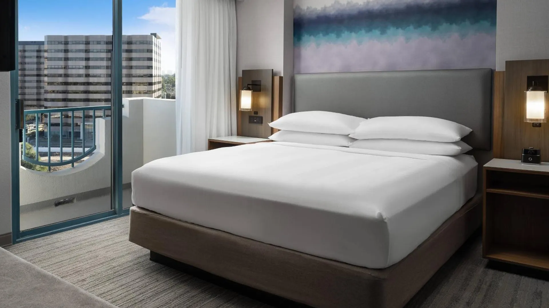 Отель Costa Mesa Marriott