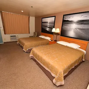 Hotel - Newport Area